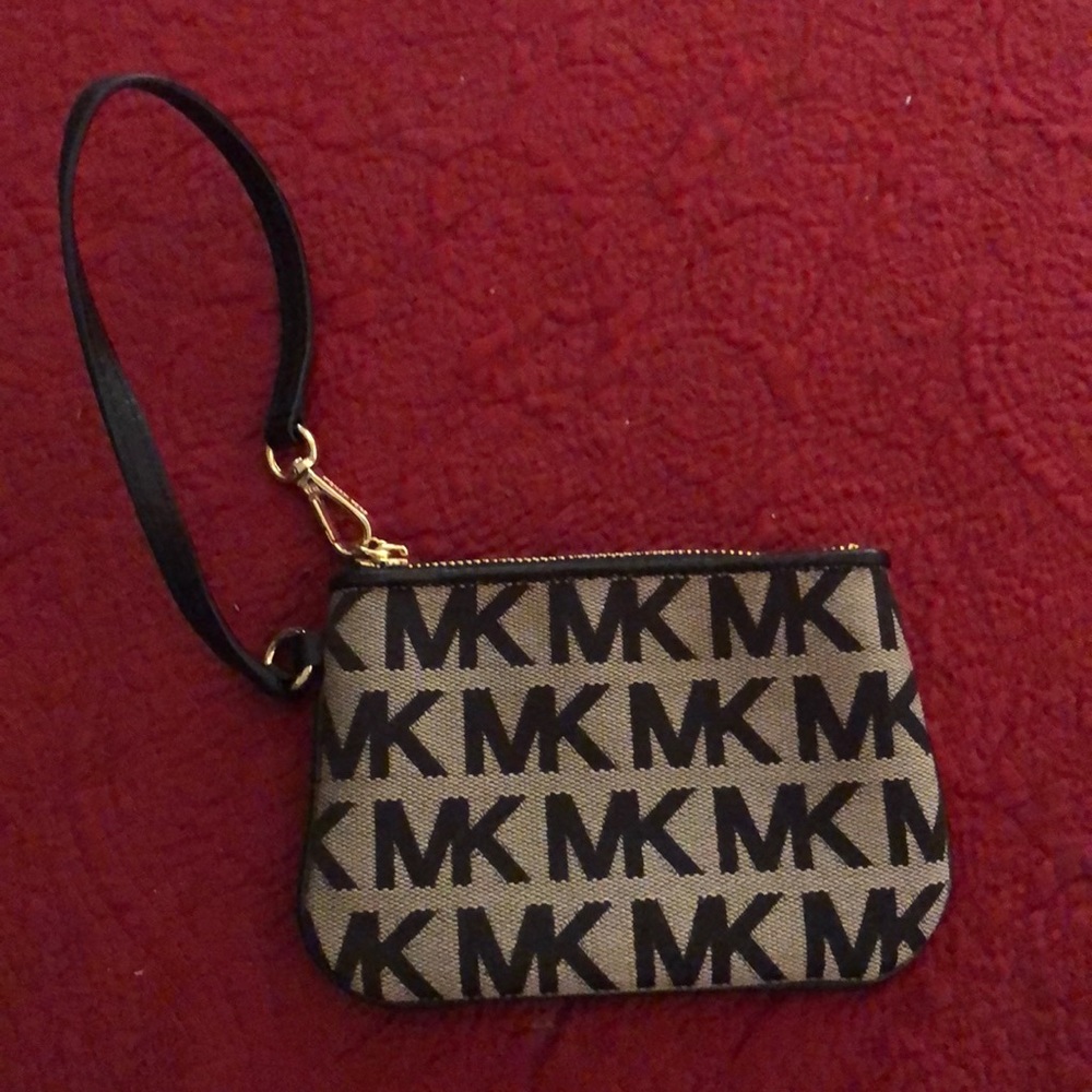 Wristlet